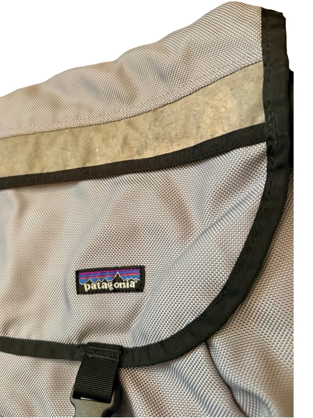 Vintage Patagonia Half Messenger Bag Gray Reflective Stripe Y2K Utility